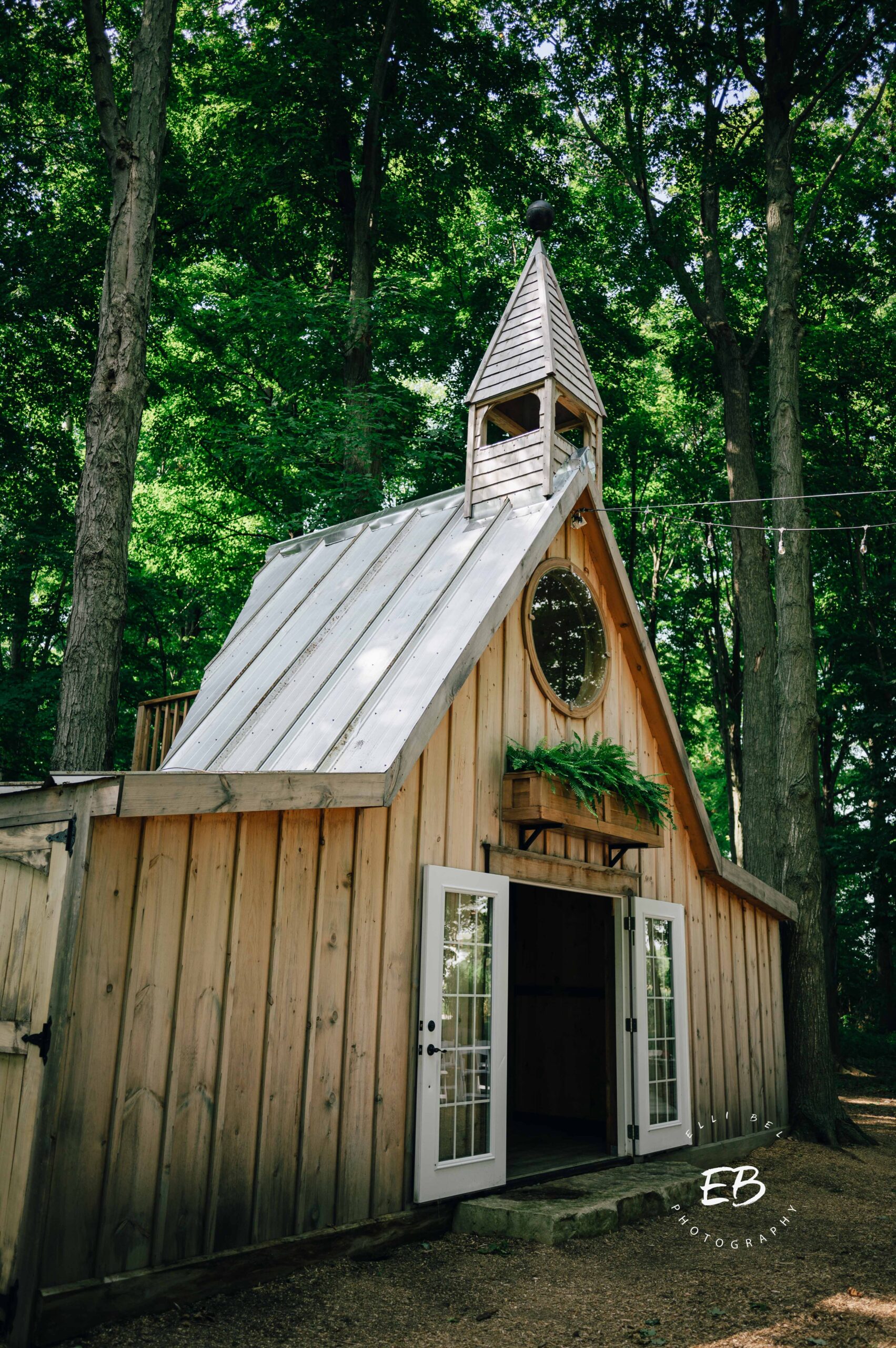 wedding ceremony hut in the woods